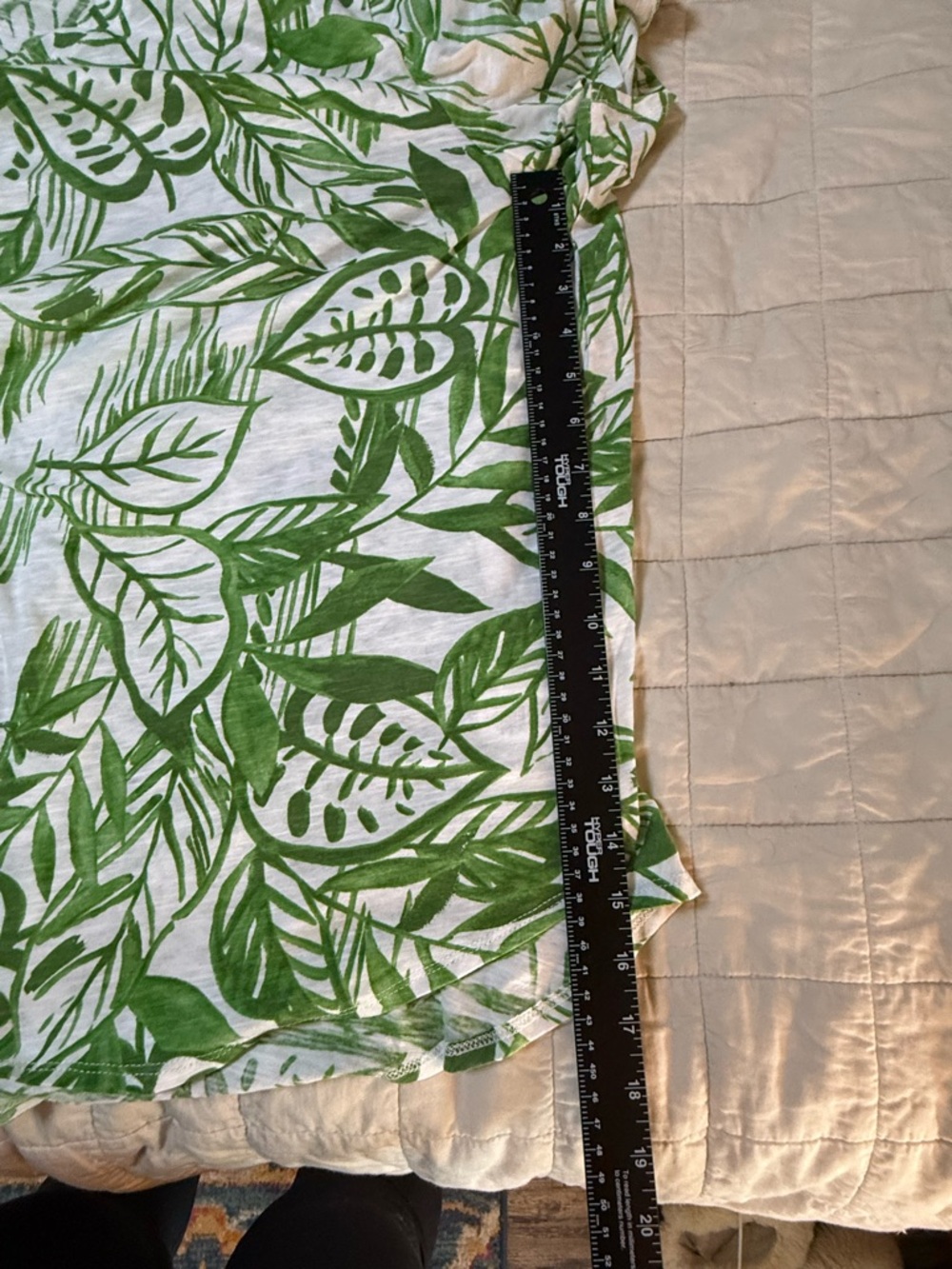 Tahari White Short Sleeve Cotton Top with Green Leaf Pattern - Picture 7 of 7